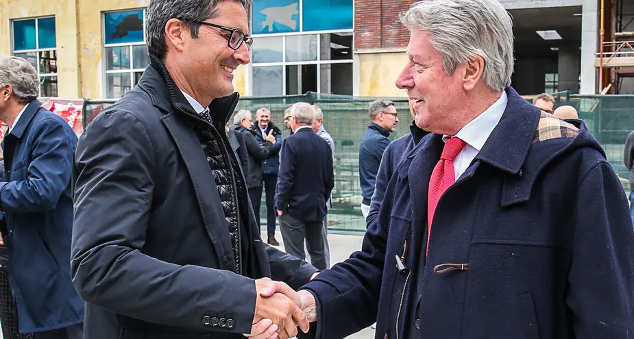 Il Re Laurino via da piazza Magnago