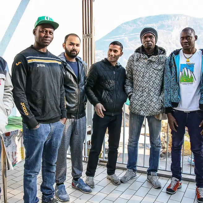 Trentatré migranti trasferiti dall’Hotel Alpi a Laimburg