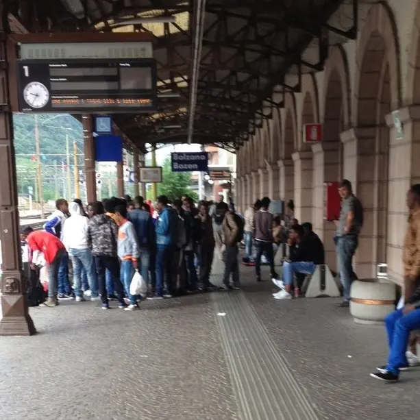 Migranti fermati sull’asse del Brennero, rischi nelle stazioni
