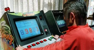 Termeno: picchia la moglie per i videopoker