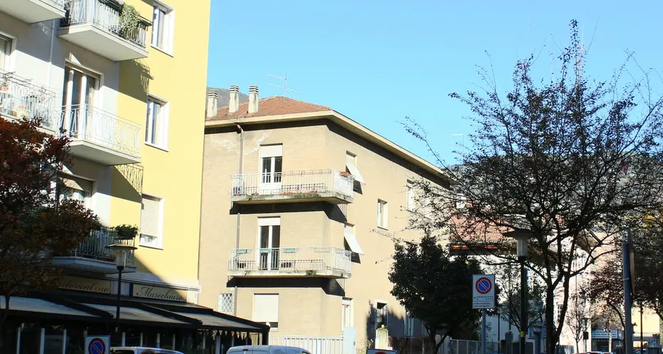 Via le casette, ora arrivano i palazzoni