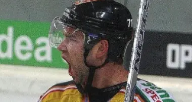 Hockey: il Val Pusteria allunga in vetta