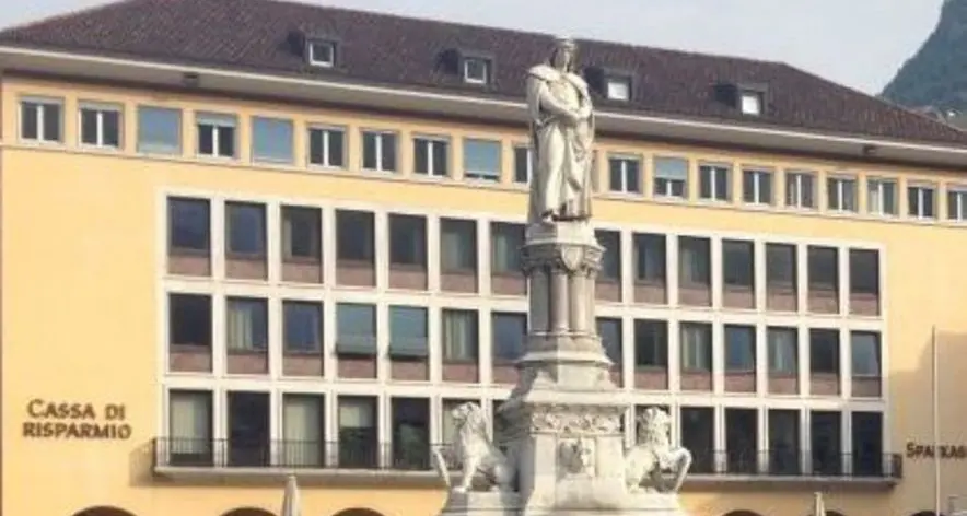 Carispa vende il palazzo alla Fondazione