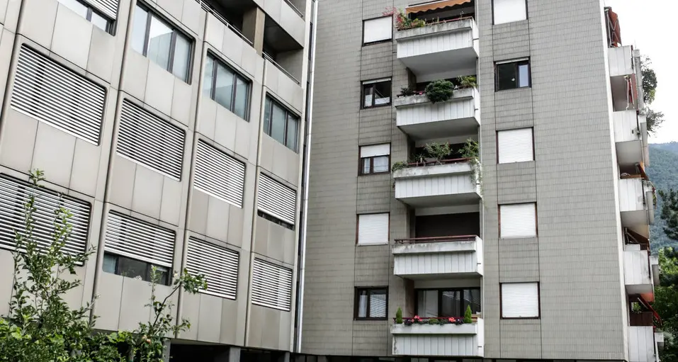 Il Comune fa cassa e vende sette alloggi