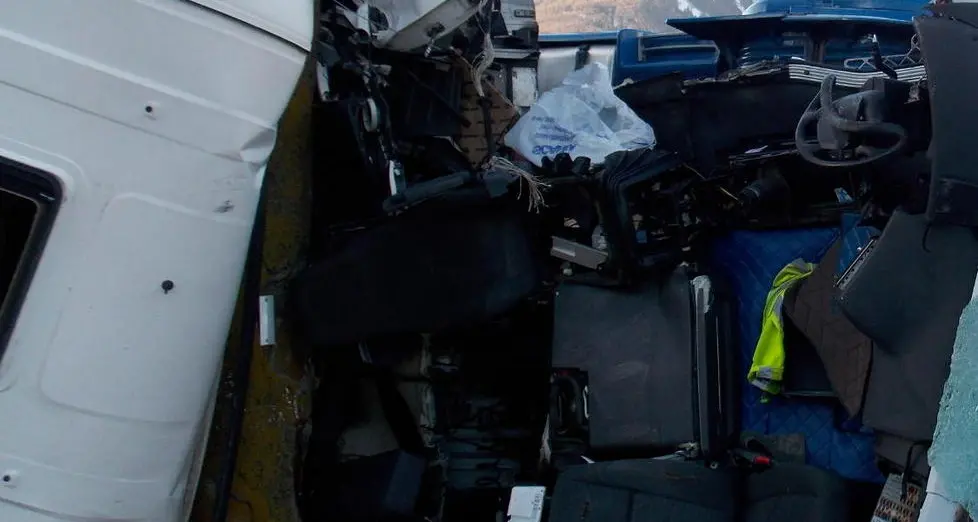 Schianto col camion, muore un giovane