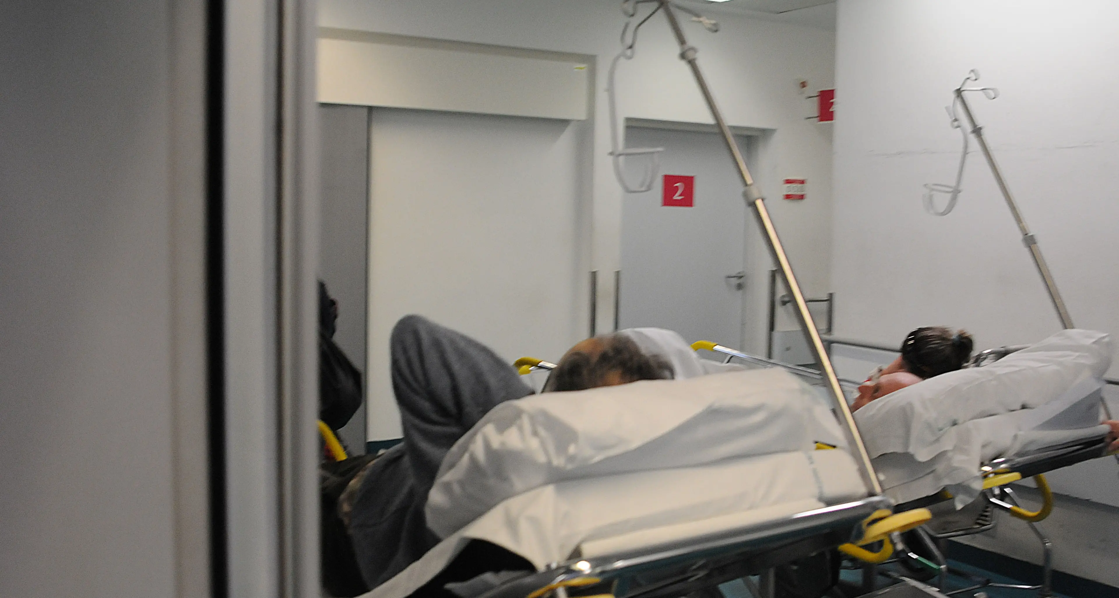 San Nicolò, salvo dopo un volo di 200 metri con l'auto