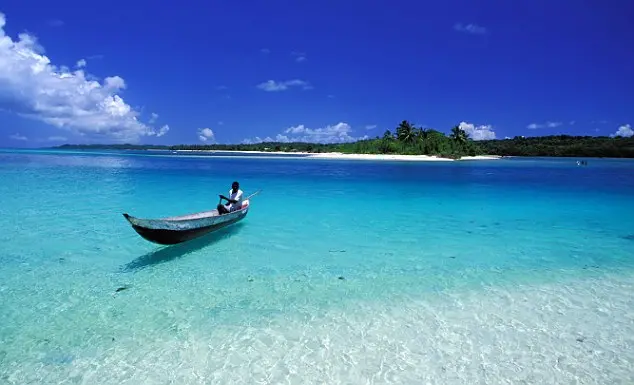 A7P2M1 Madagascar, Eastern coast, Sainte Marie Island (Nosy Boraha), the pass to the small island of ile aux nattes