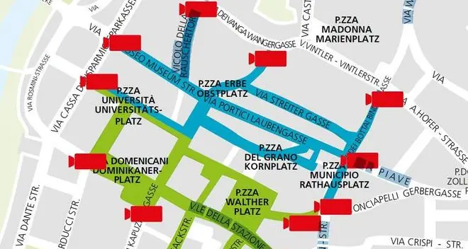 Parte la Ztl, blindata piazza Domenicani