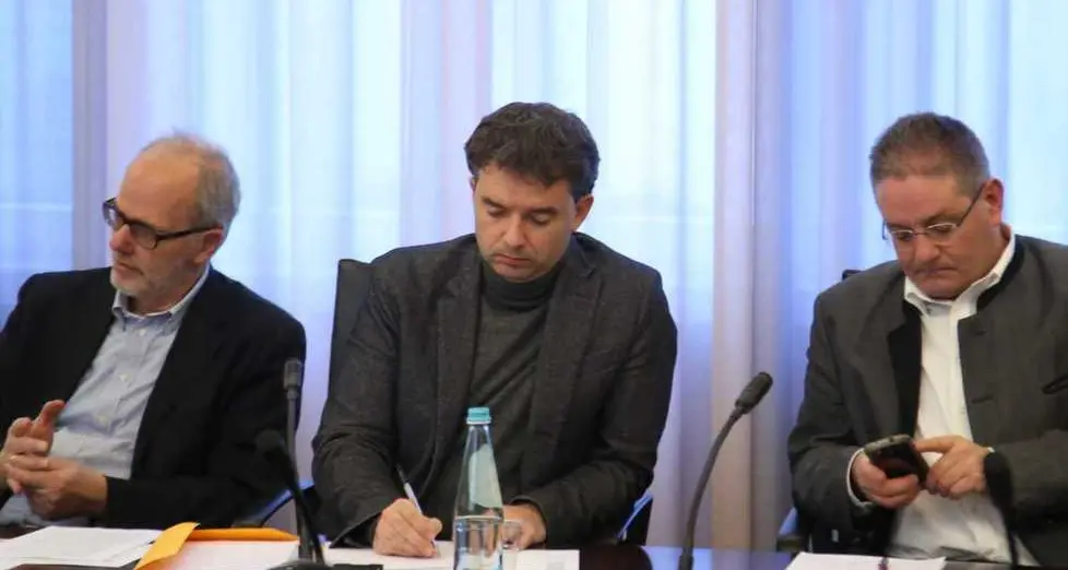 Fondo sociale, duro scontro tra uffici