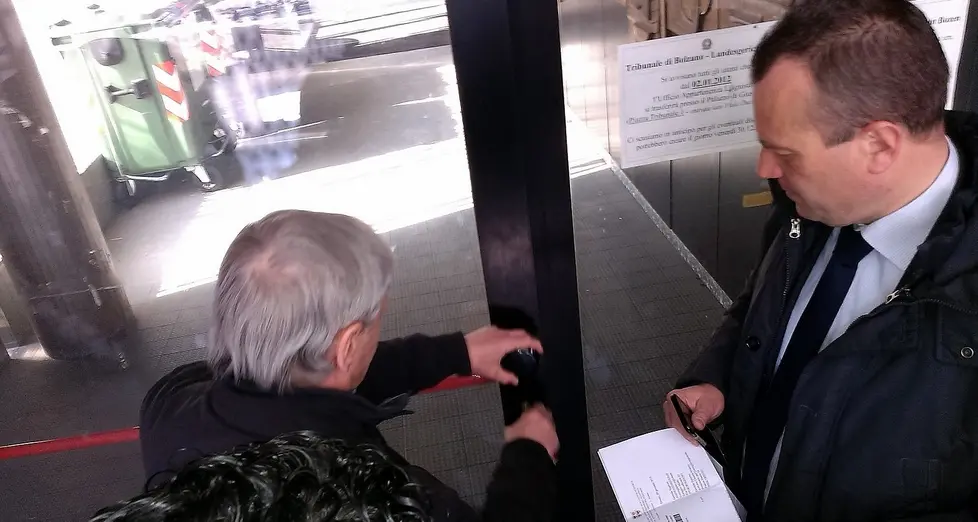 Regione, il palazzone abbandonato da anni