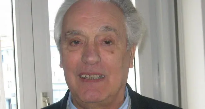 Don Olivo: basta auto nel parcheggio