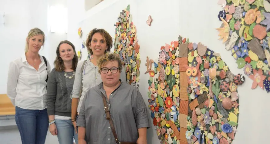 Un bosco di ceramica aiuta i bimbi al Tappeiner