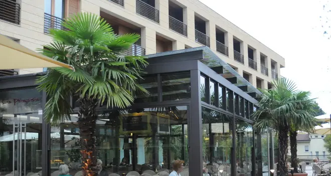Piazza Terme: la veranda è abusiva e va rimossa