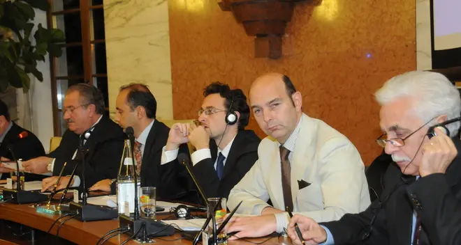 Mancano 1,2 milioni: più Imu o tagli ai servizi