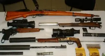 Bracconiere arrestato a Tubre, in casa aveva un arsenale