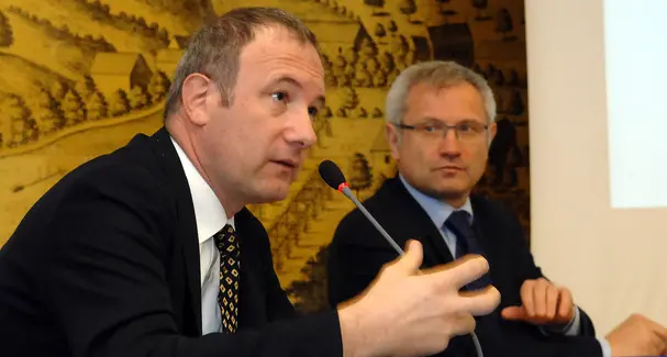 Tempi duri, gli industriali risparmiano 350 mila euro