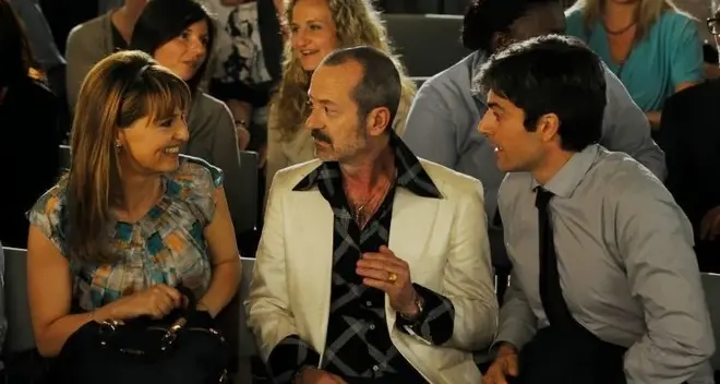 Esce al cinema “Un boss in salotto”, prova a riconoscere Bolzano nel trailer
