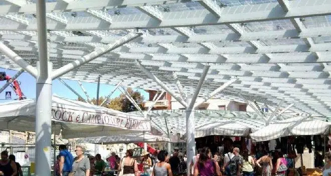Coprire piazza Matteotti? «Un’idea brutta e costosa»