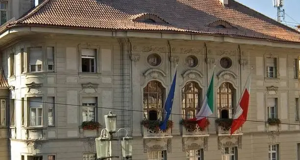 Soldi a Bolzano, arriva il «sì» di Schatzer