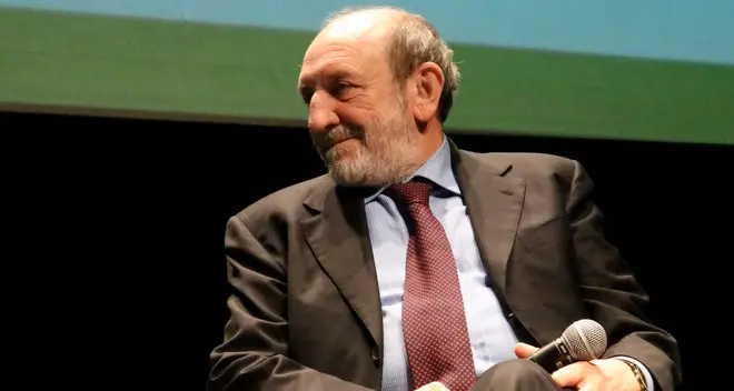 Galimberti: «Lasciamo posto ai giovani»