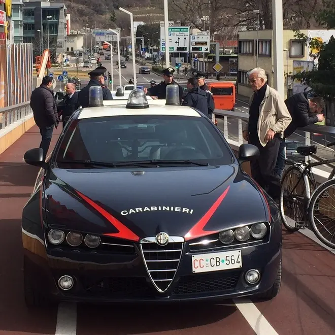 Bolzano: furto al Twenty e guardia aggredita
