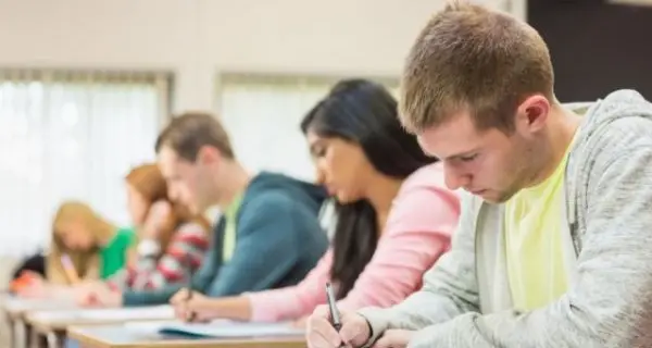 Maturità, lunedì tedesco in Alto Adige poi il quizzone