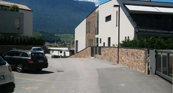 Tre perizie per la strada in salita