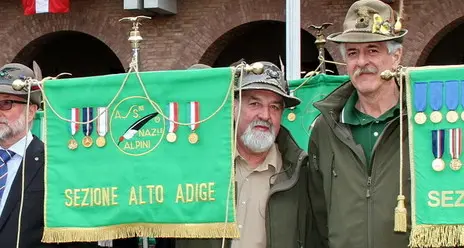 Oggi ad Asti la sfilata di 500 penne nere partite dall’Alto Adige