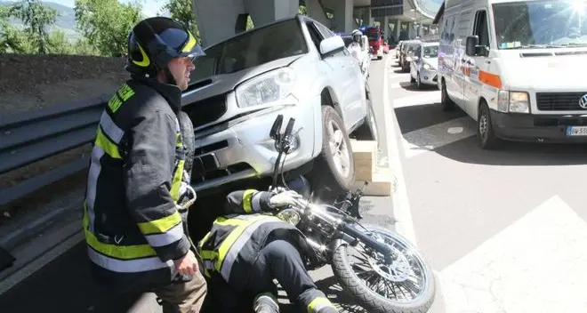 Suv contro moto, bloccata l’Arginale a Bolzano