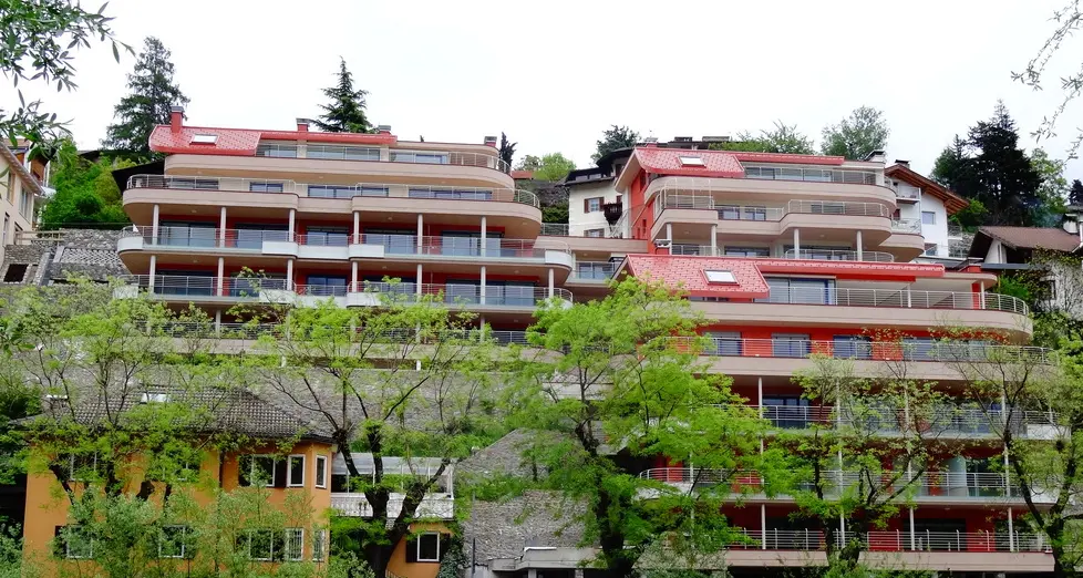 «Condominio Caesar, tanti interrogativi per i lavori già svolti»