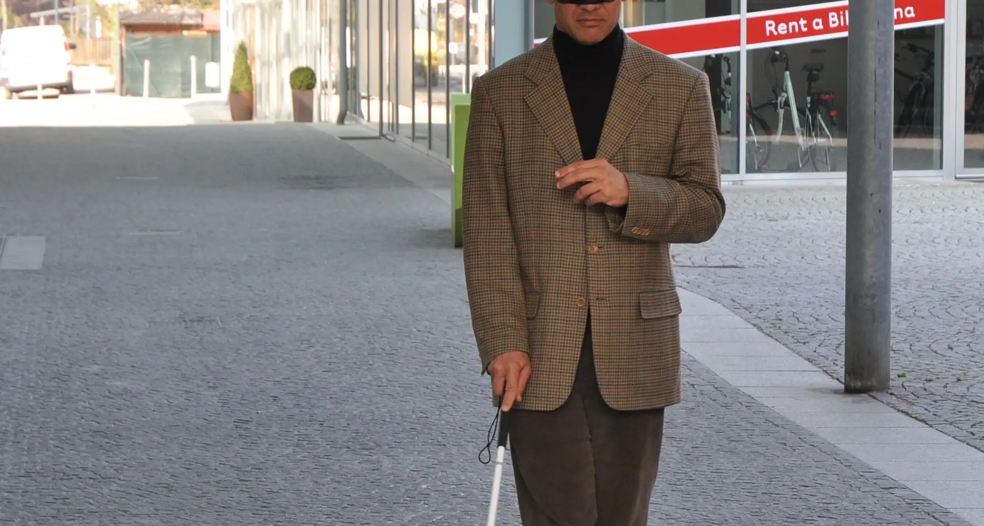 Il sindaco di Lana cieco per un giorno