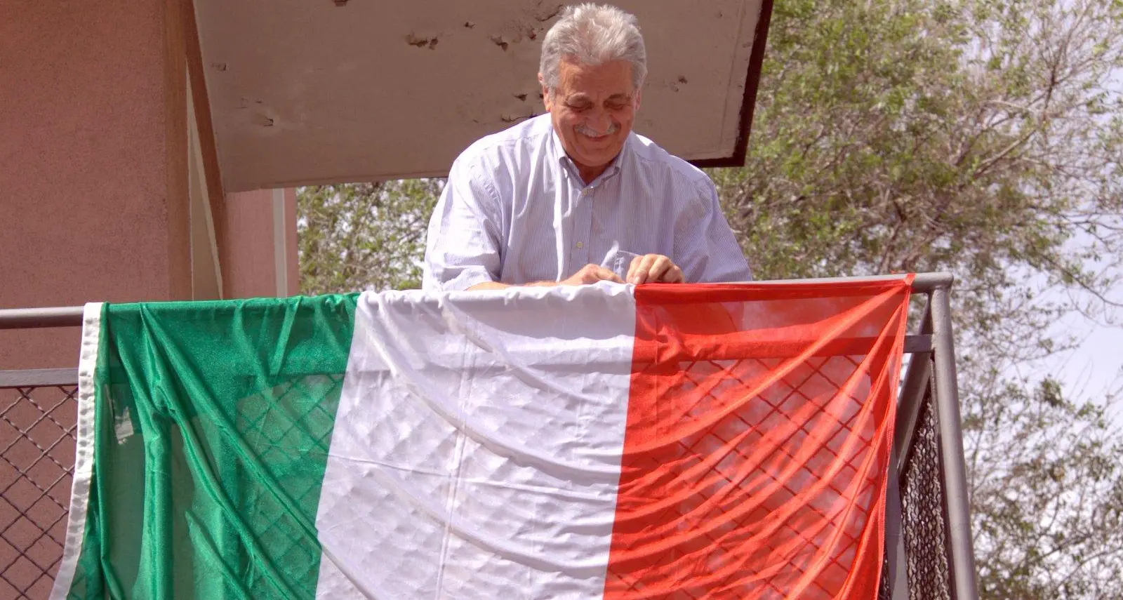 Grande Guerra, Spagnolli mette il tricolore ma a mezz'asta