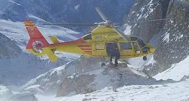 Recuperati sani e salvi tre ventenni di Vipiteno bloccati in cima al Cristallo