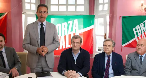 L’appello di Forza Italia «A noi i voti dei moderati»