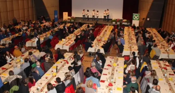 Il Forum si veste a festa per ringraziare i volontari