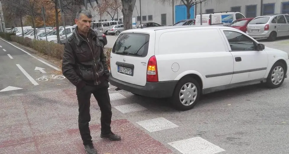 Travolto e ferito pedone in via Resia