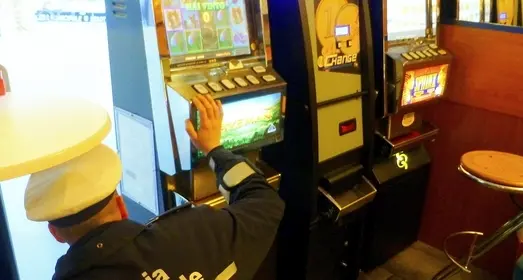 Slot machine: lo Stato contro la Provincia