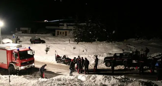 Cermis, motoslitta fuori pista: sei morti e due feriti