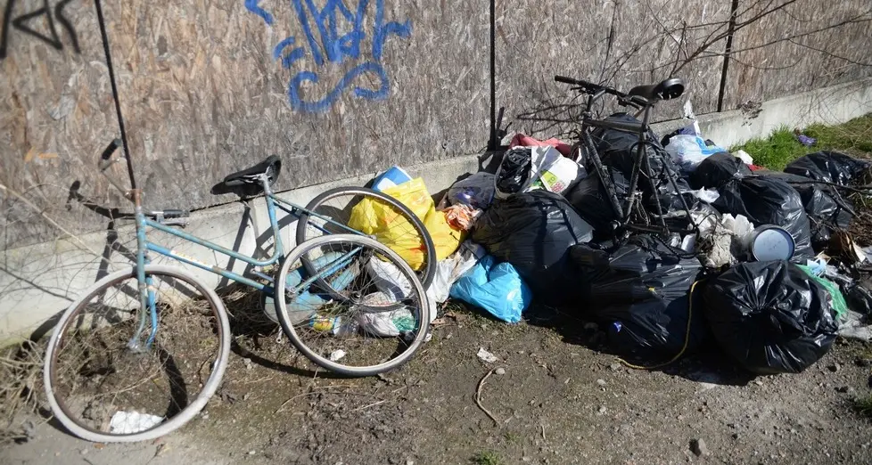 Ex Bersaglio, l’area è «terra di nessuno» Rifiuti dappertutto