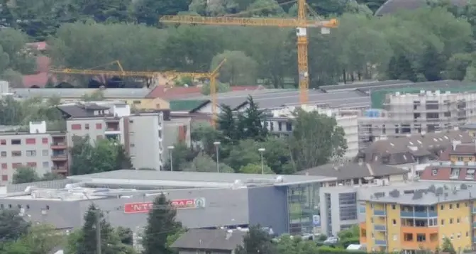 Meno verde il futuro dell’area produttiva lungo via Roma