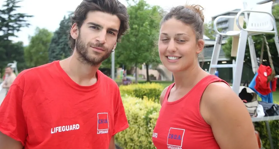 Sviene e rischia di annegare Salvato dai bagnini del Lido