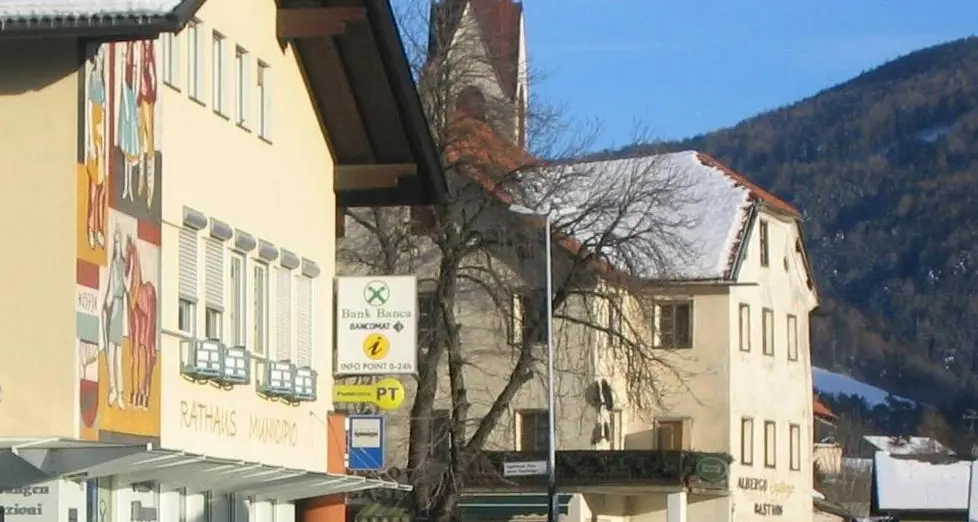 Ritrovati i gioielli rubati in casa