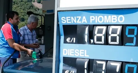 A22, benzina e gasolio a prezzi proibitivi