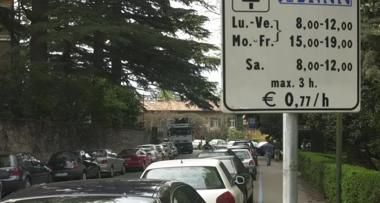 Parcheggi sulle strisce blu, ricorsi pronti per le multe