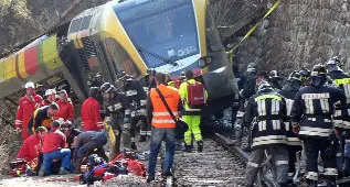 DISASTRO FERROVIARIO - CRONACAFrana su un treno in Val VenostaNove morti e 28 feriti, alcuni sono gravi