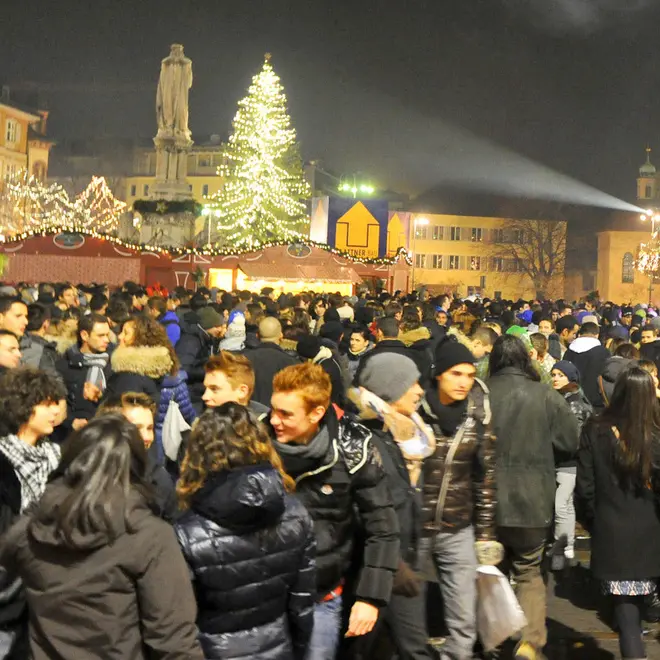 Capodanno a Bolzano, torna la festa. Doppio palco con Dj