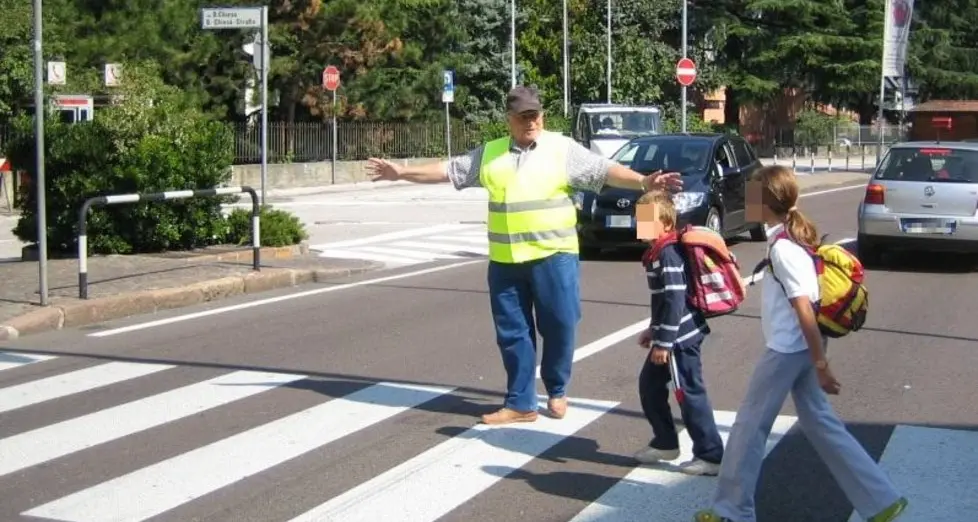 «Assumere i disoccupati come nonni vigili»