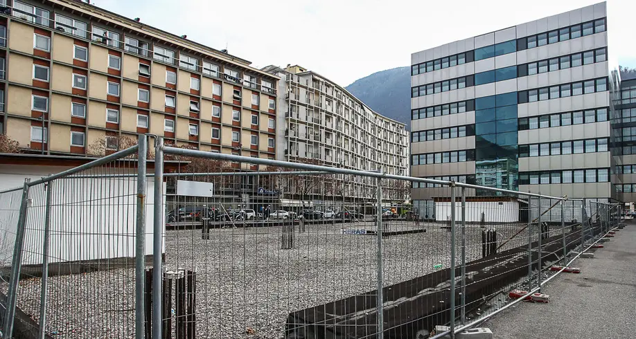 Bolzano, va all’asta il “buco” di via Alto Adige