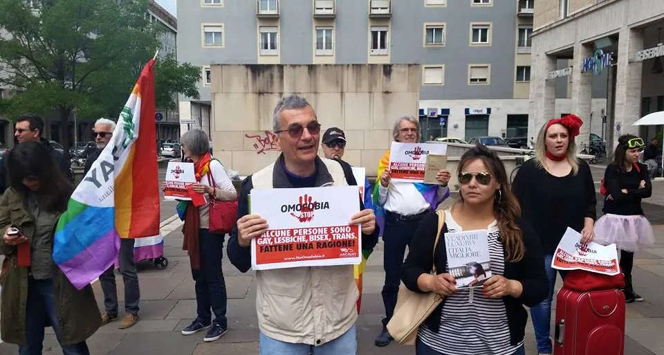 Bolzano: gay e militanti di sinistra contestano le Sentinelle