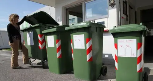 Rifiuti, stangata per anziani e disabili